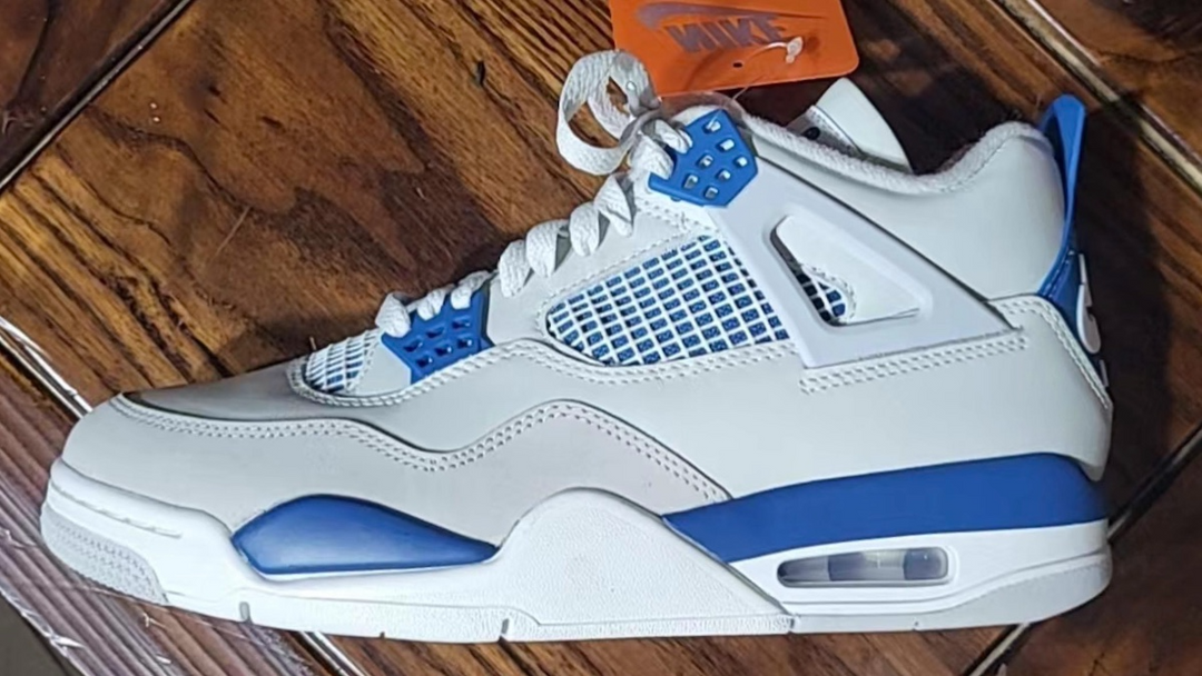 Initial glimpse of the upcoming retro Air Jordan 4 "Military Blue."