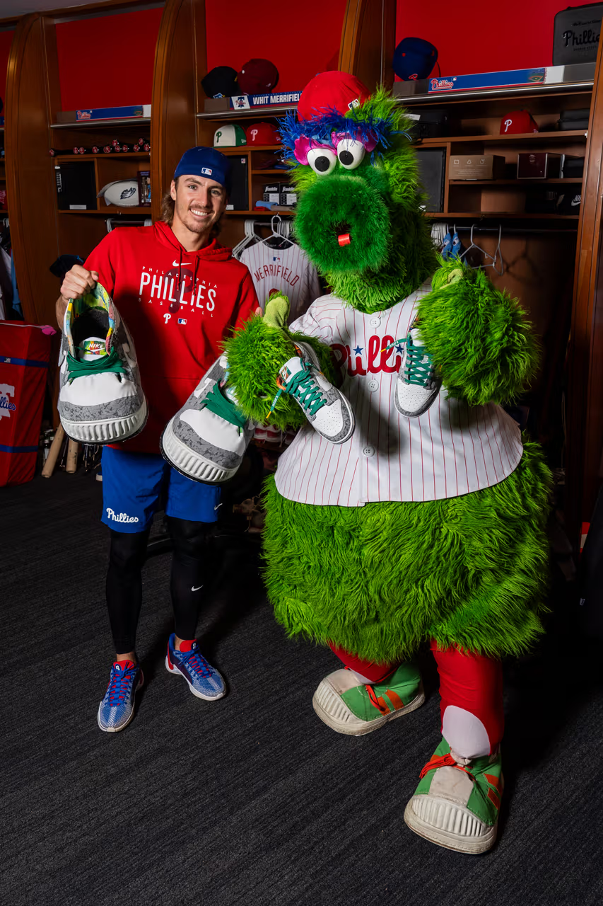 The Nike Dunk Low "Philly" Honors "The City of Brotherly Love"