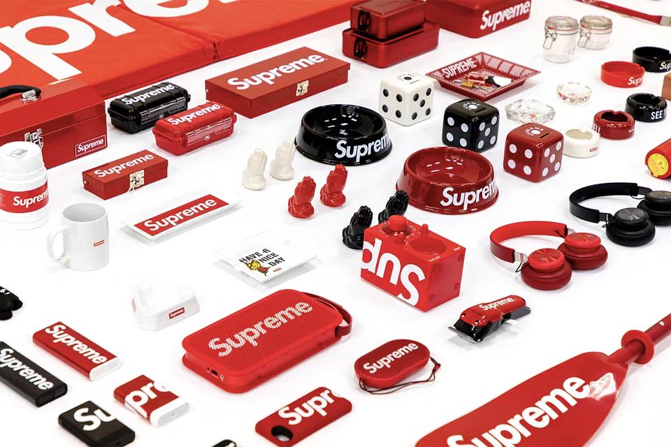 Supreme Logo Zippo Red — Kick Game