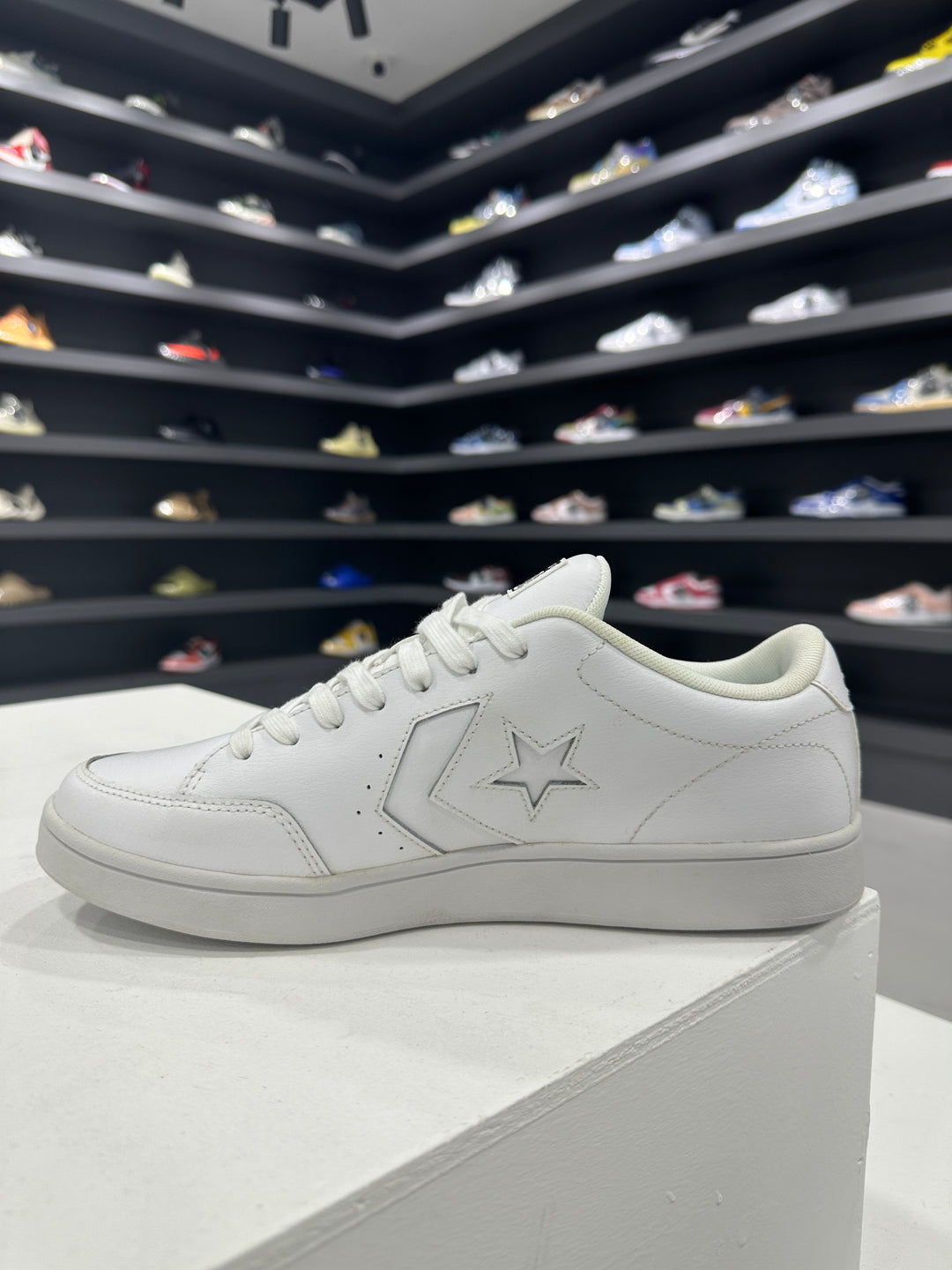 Pre-loved Converse Court OX UK8/US9 (Condition: 9.5/10)