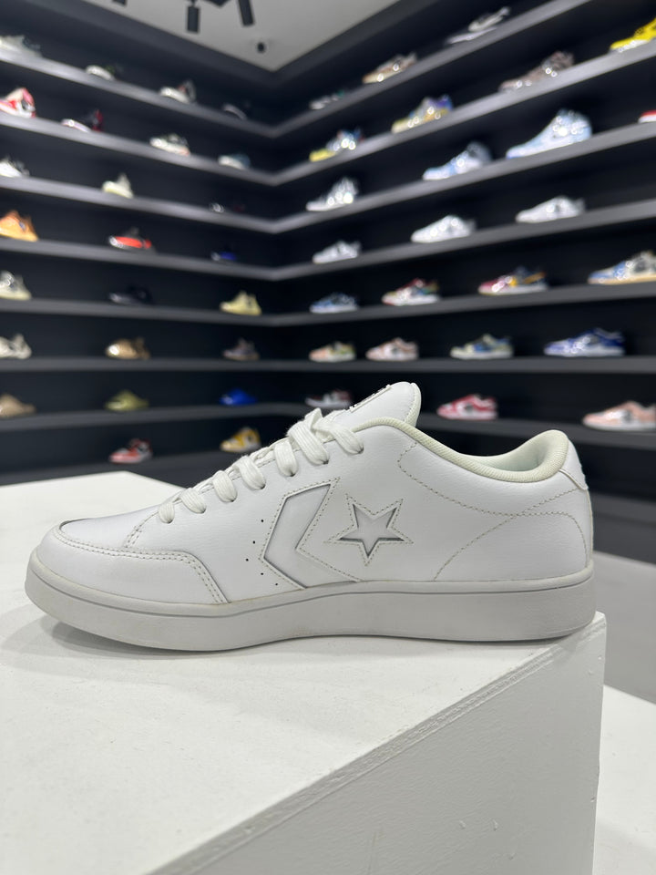 Pre-loved Converse Court OX UK8/US9 (Condition: 9.5/10)