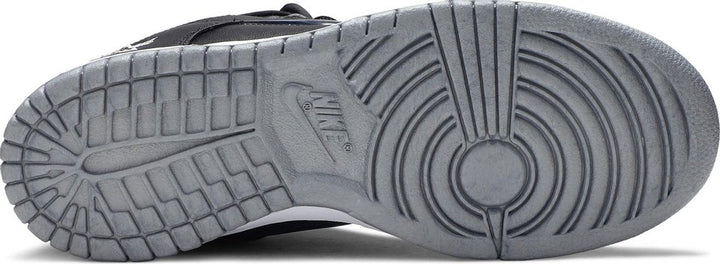 Supreme x Nike Dunk SB Low QS 'Metallic Silver' | Hype Vault Kuala Lumpur | Asia's Top Trusted High-End Sneakers and Streetwear Store