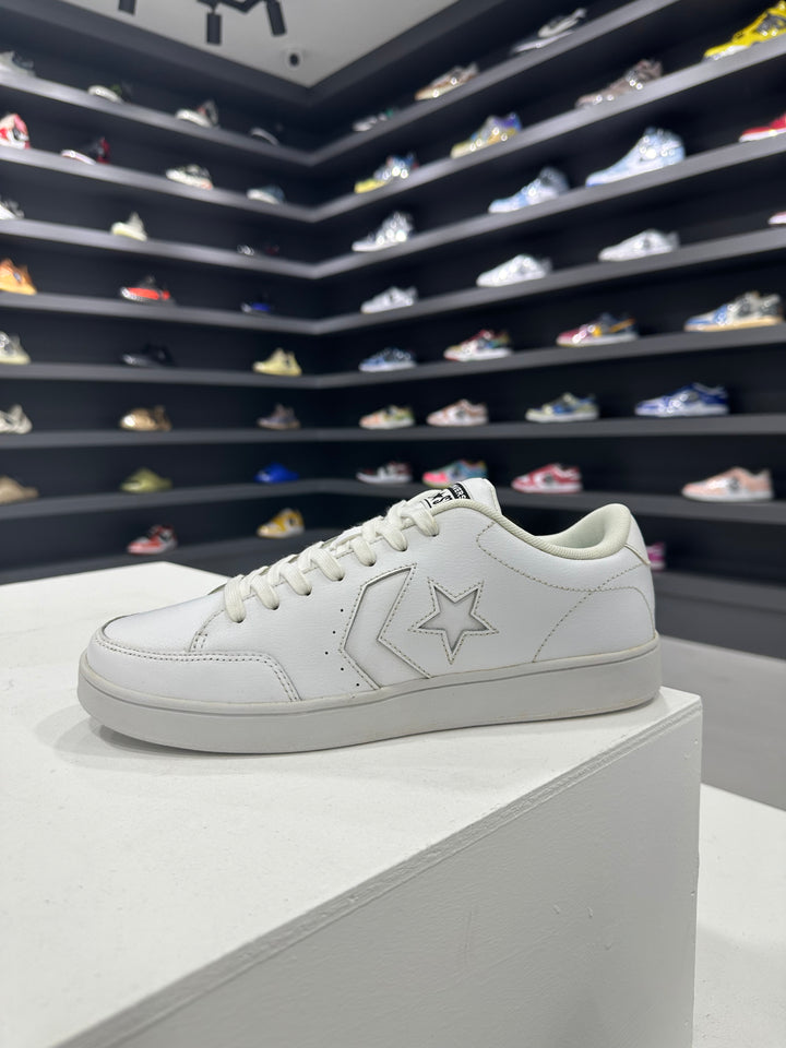 Pre-loved Converse Court OX UK8/US9 (Condition: 9.5/10)