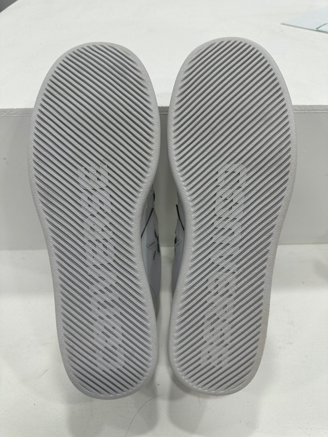 Pre-loved Converse Court OX UK8/US9 (Condition: 9.5/10)