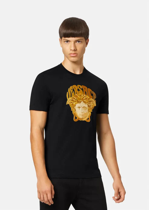 Versace T-Shirt Tessuto Jersey Cotone Con Ricamo Medusa E Scritta | Hype Vault Kuala Lumpur