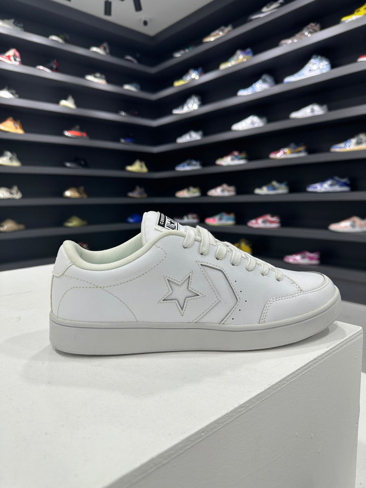 Pre-loved Converse Court OX UK8/US9 (Condition: 9.5/10)