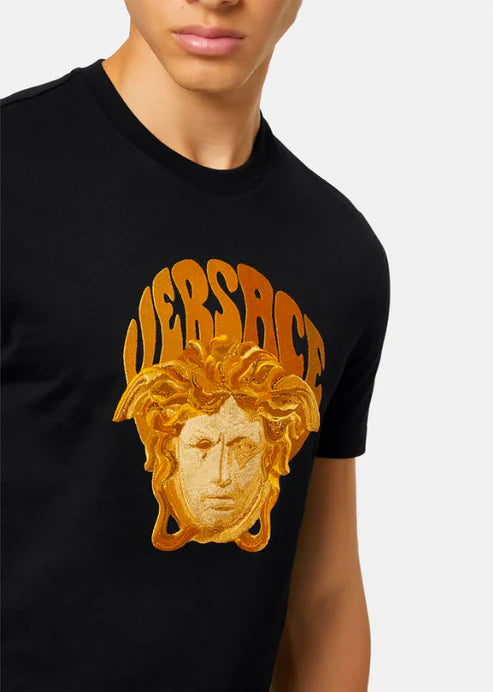 Versace T-Shirt Tessuto Jersey Cotone Con Ricamo Medusa E Scritta | Hype Vault Kuala Lumpur