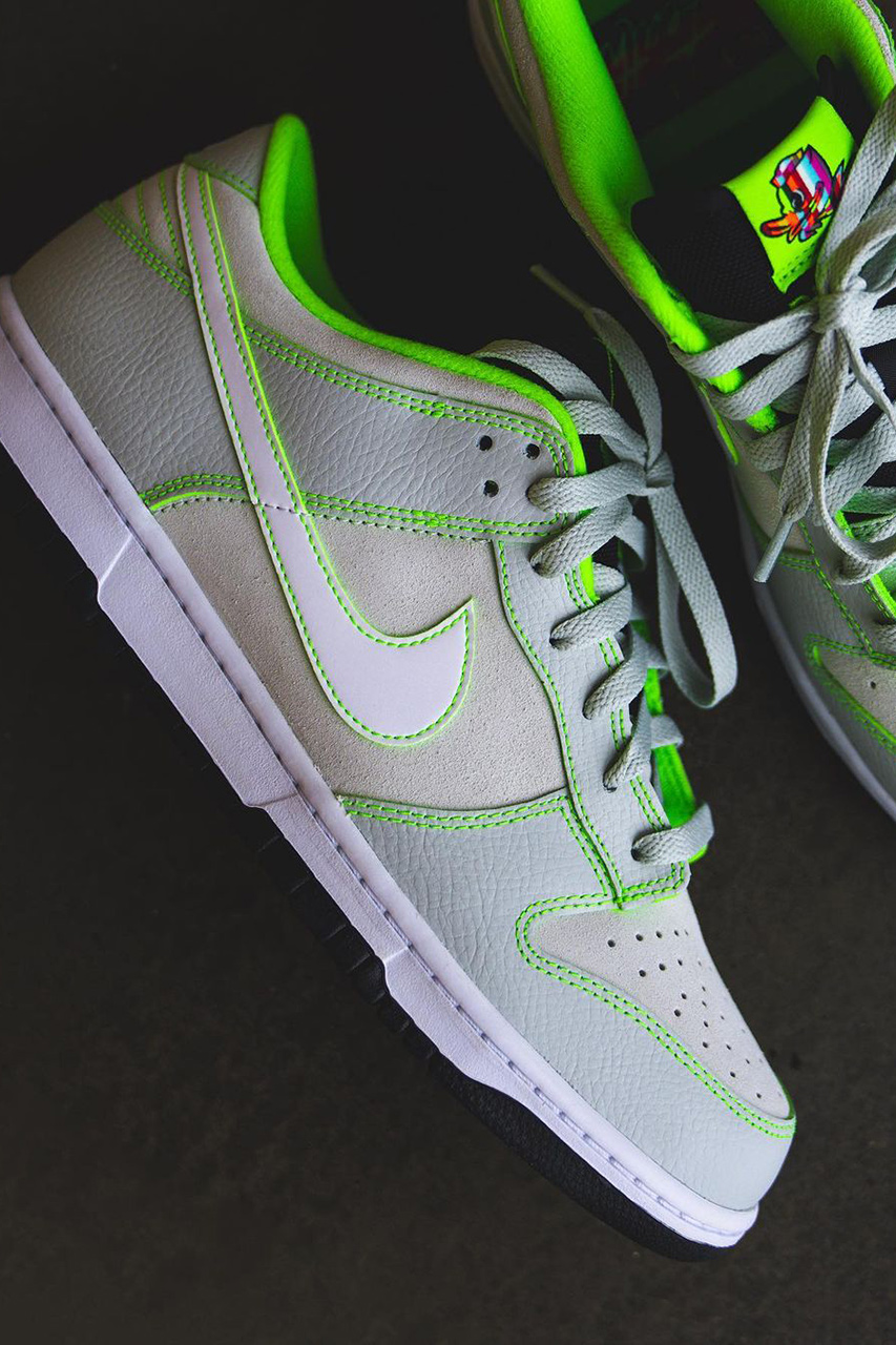 Arrow Dunks The newest Nike Dunk Low PE for the Oregon Ducks was created by Tinker ...