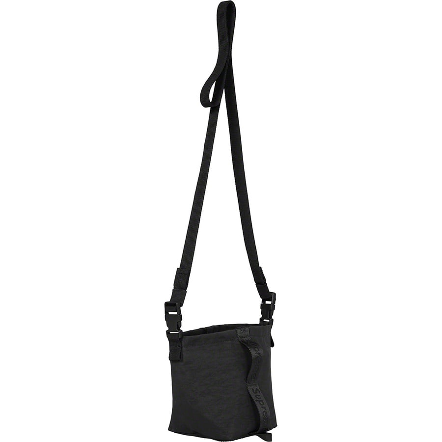 Supreme Neck Pouch Black (FW20) | Hype Vault Kuala Lumpur | Asia's Top Trusted High-End Sneakers and Streetwear Store