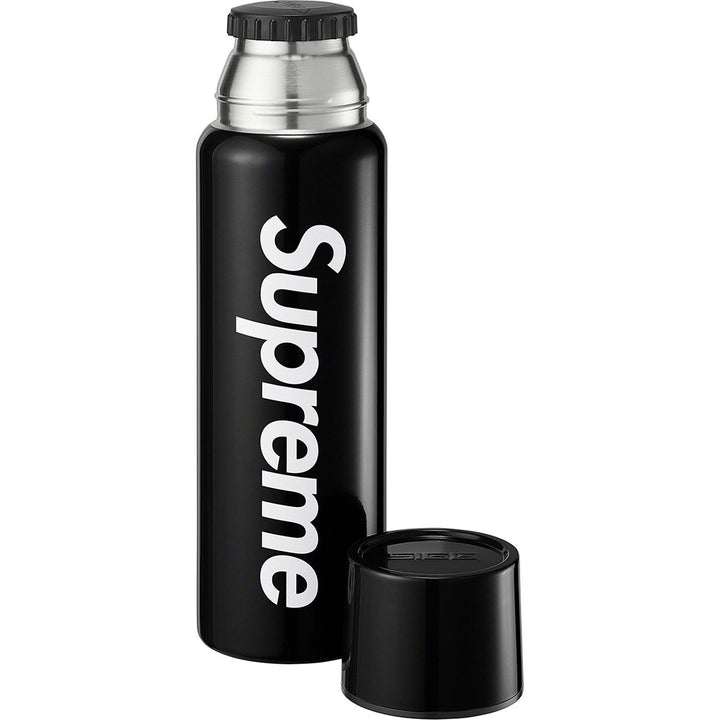 Supreme SIGG Vacuum Insulated 0.75L Bottle Black | Hype Vault Kuala Lumpur | Asia's Top Trusted High-End Sneakers and Streetwear Store