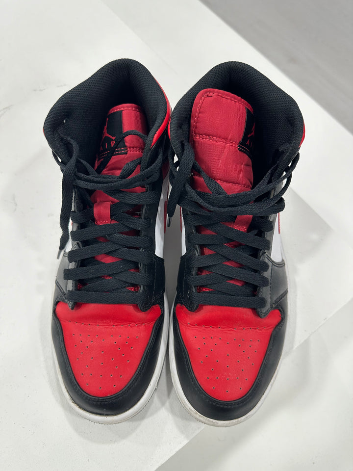 Pre-loved Air Jordan 1 Mid ‘Bred Toe’ UK8/US9 (Condition: 8.5/10) No box.