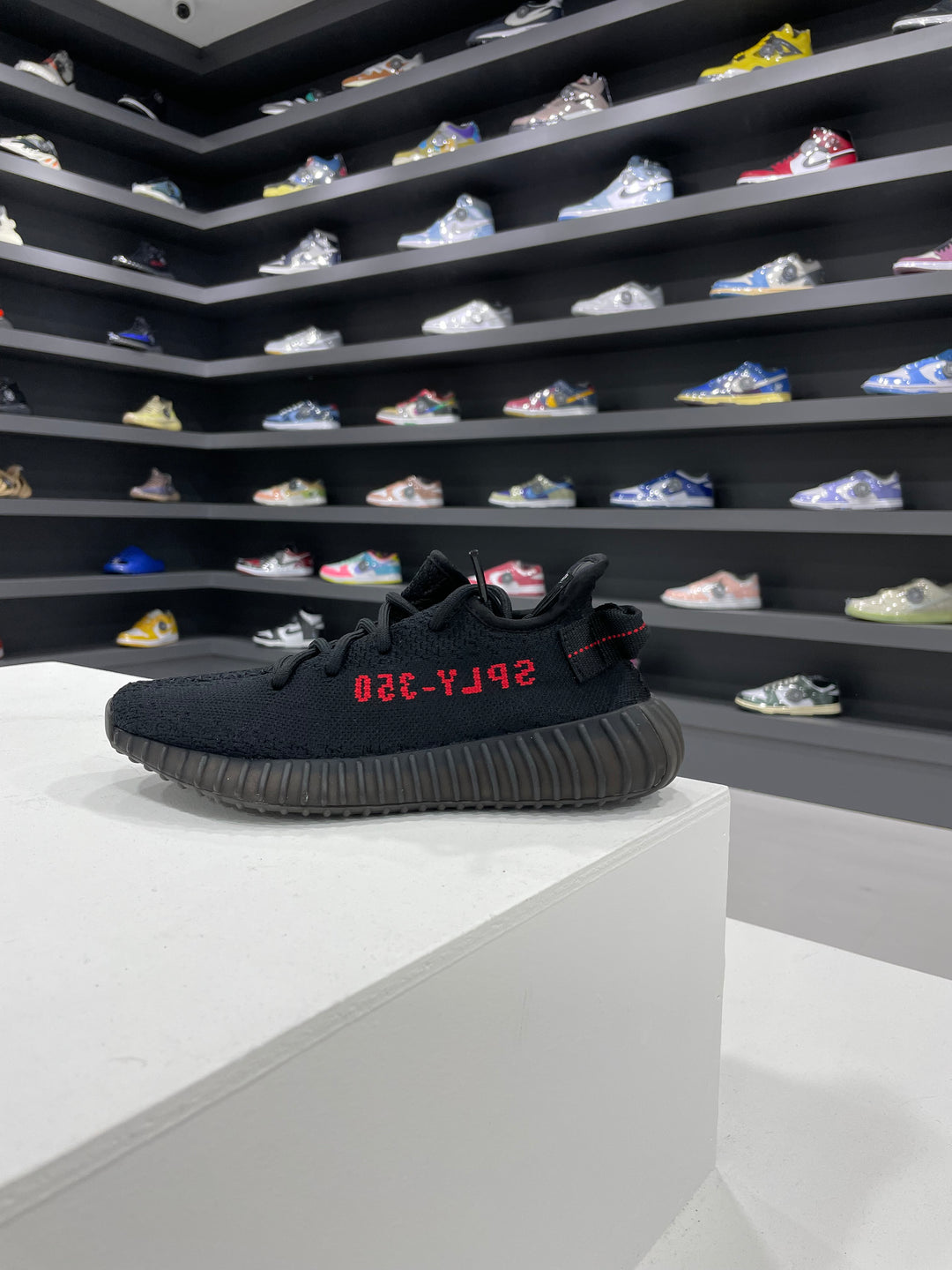 Pre-loved adidas Yeezy Boost 350 V2 'Bred' UK5/US5.5 (Condition: 9.5/10)