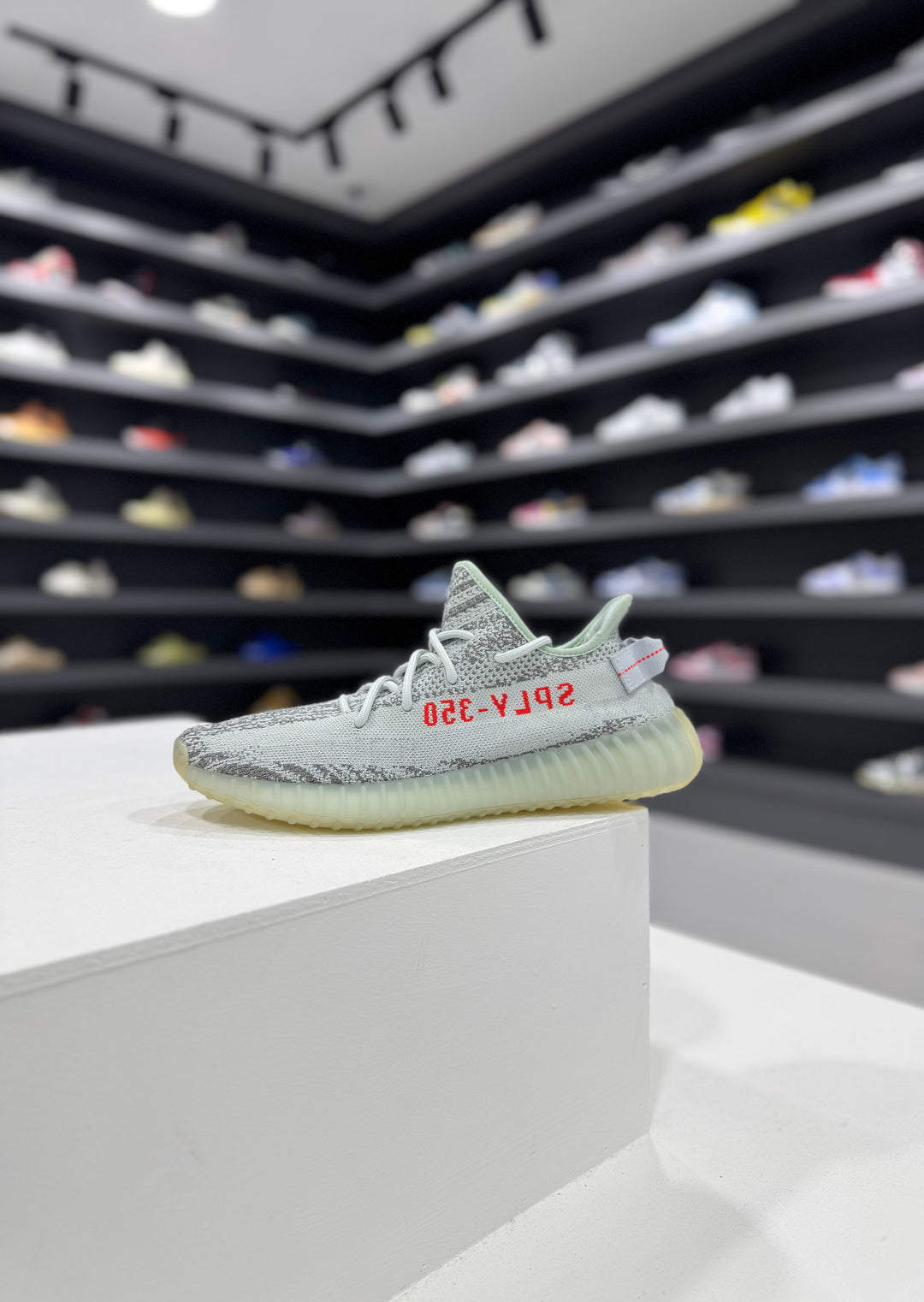 Pre-loved adidas Yeezy Boost 350 V2 ‘Blue Tint’ UK10.5/US11 (Condition: 9.8/10)