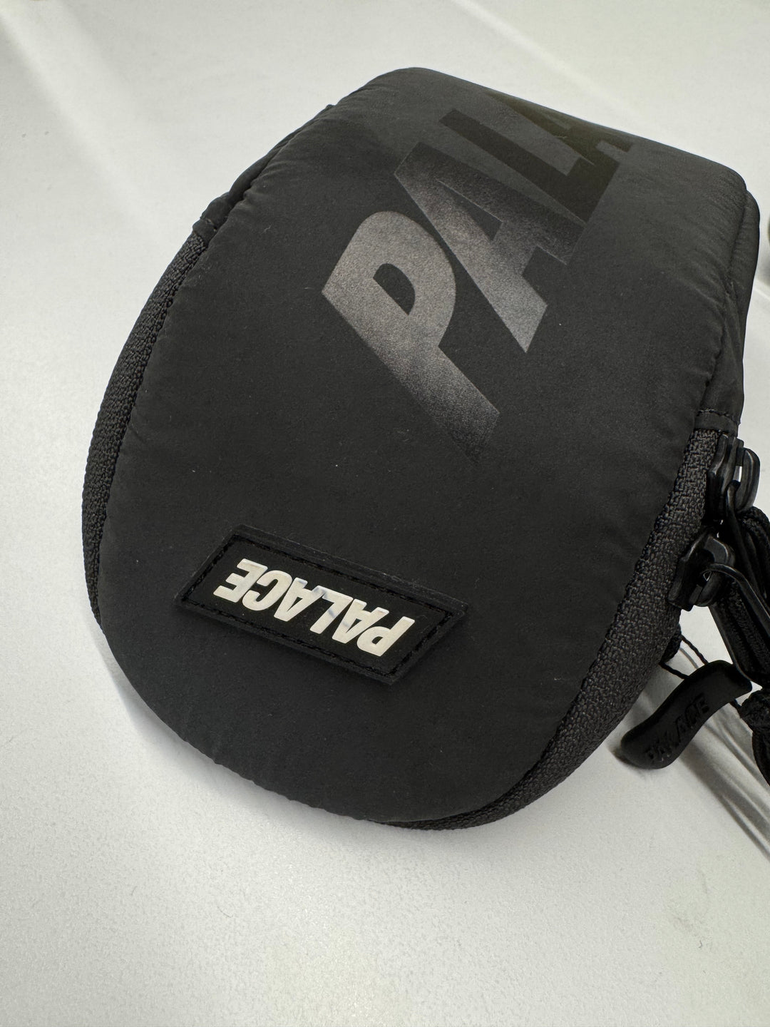 Palace Deflecto Sling Sack Reflective 'Black Reflective' (SS19)